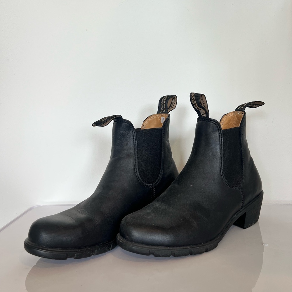 Blundstone BL1671 Heeled Chelsea Boot black